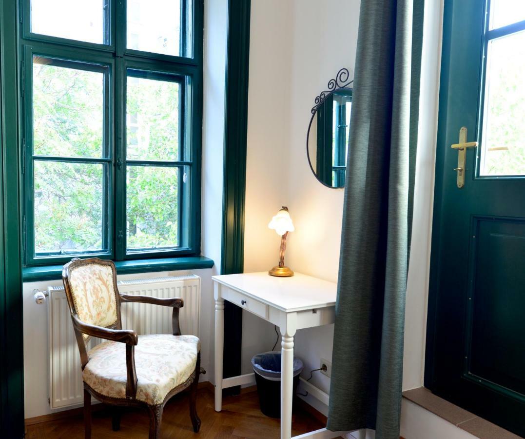 Quiet & Green, With Terrace Apartamento Viena